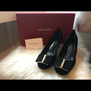 Salvatore Ferragamo FLOWER HEEL PUMP SHOEs